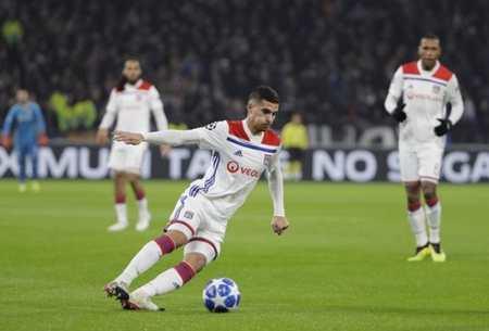 决赛的角逐, 以大比分, 波夫