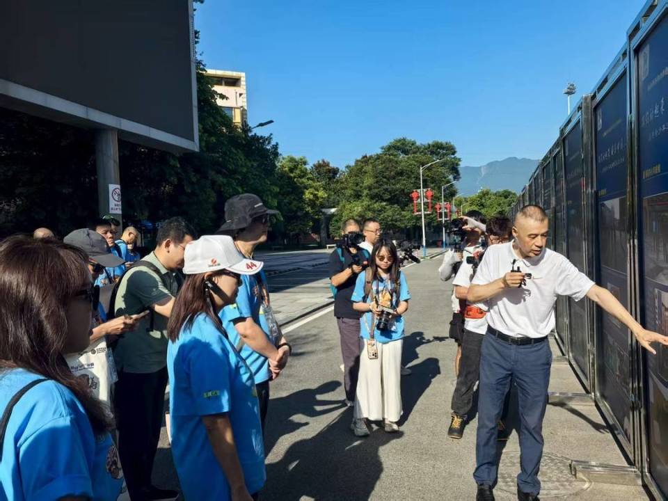 憓来到成都